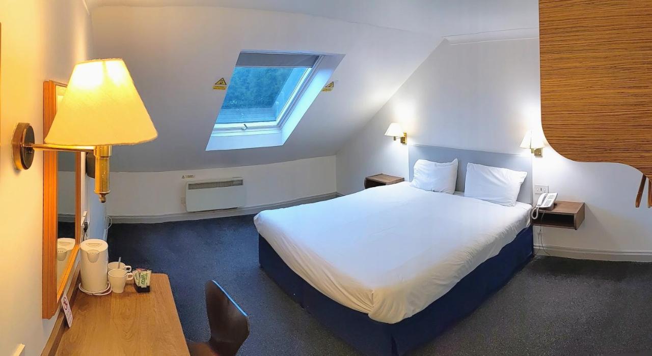 247 โฮเทล Hotel โอลดัม ภายนอก รูปภาพ