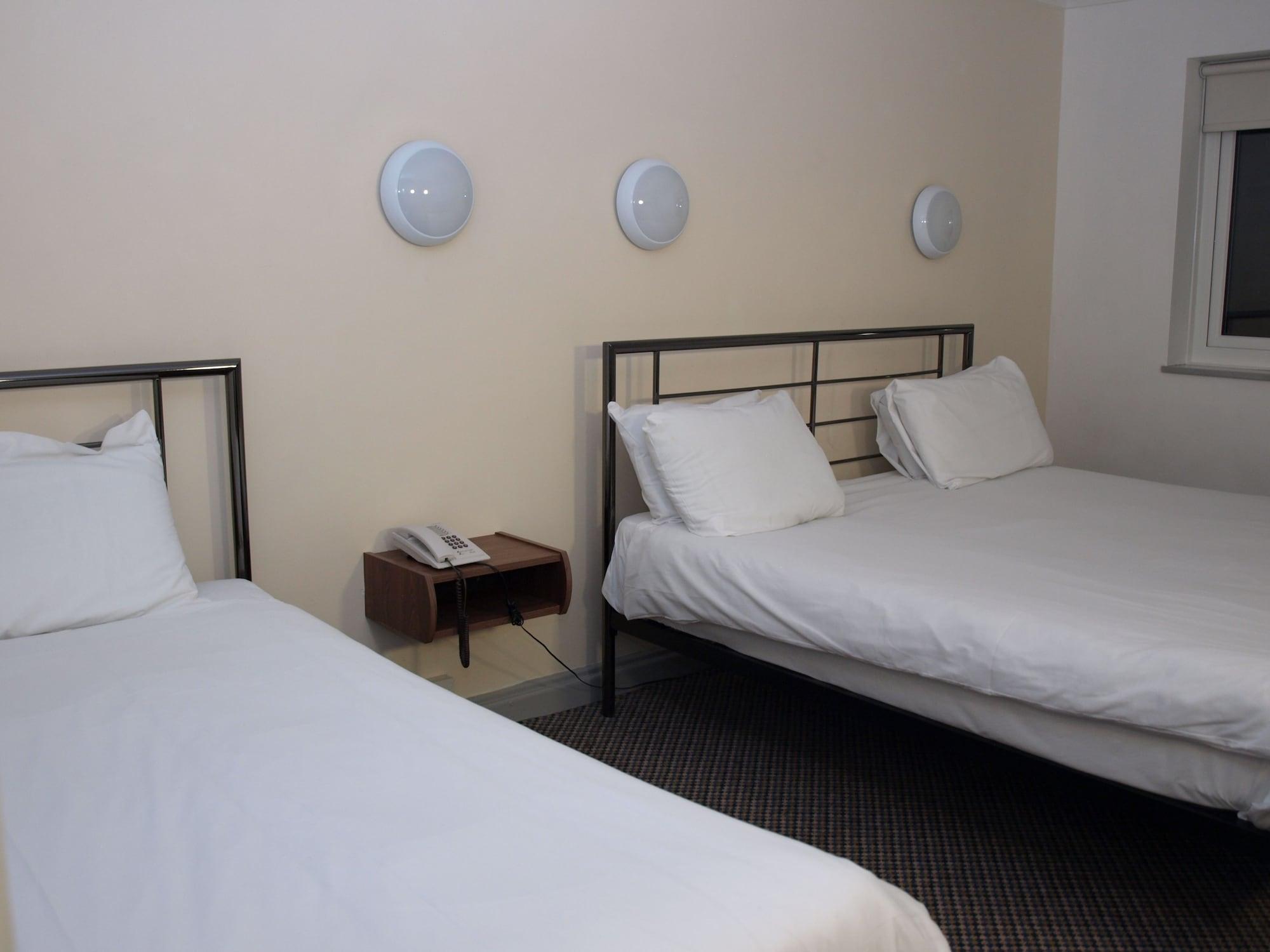 247 โฮเทล Hotel โอลดัม ภายนอก รูปภาพ