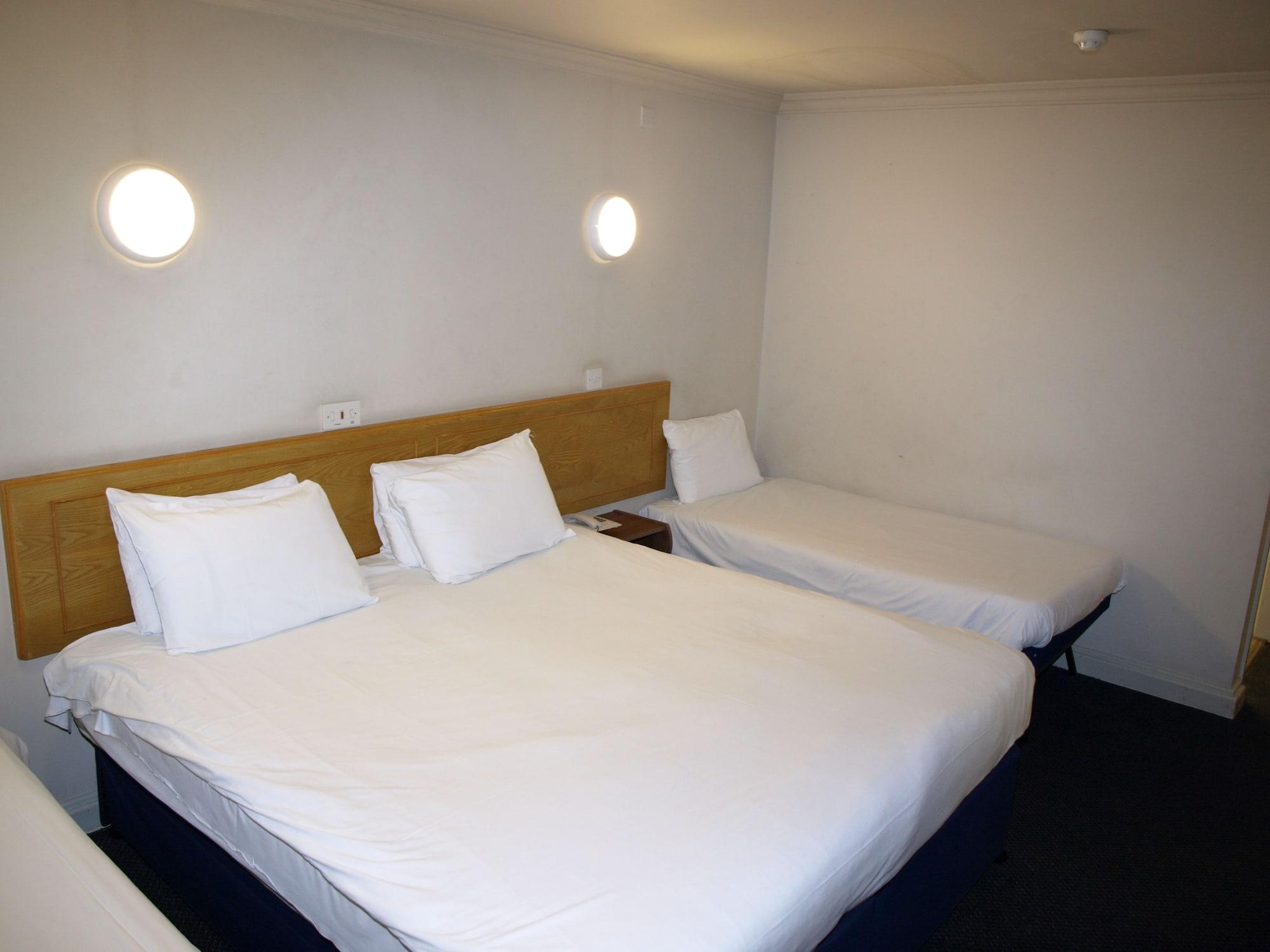 247 โฮเทล Hotel โอลดัม ภายนอก รูปภาพ