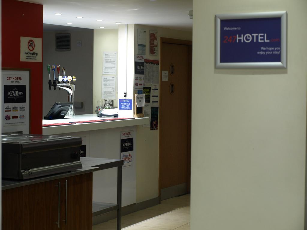 247 โฮเทล Hotel โอลดัม ภายนอก รูปภาพ