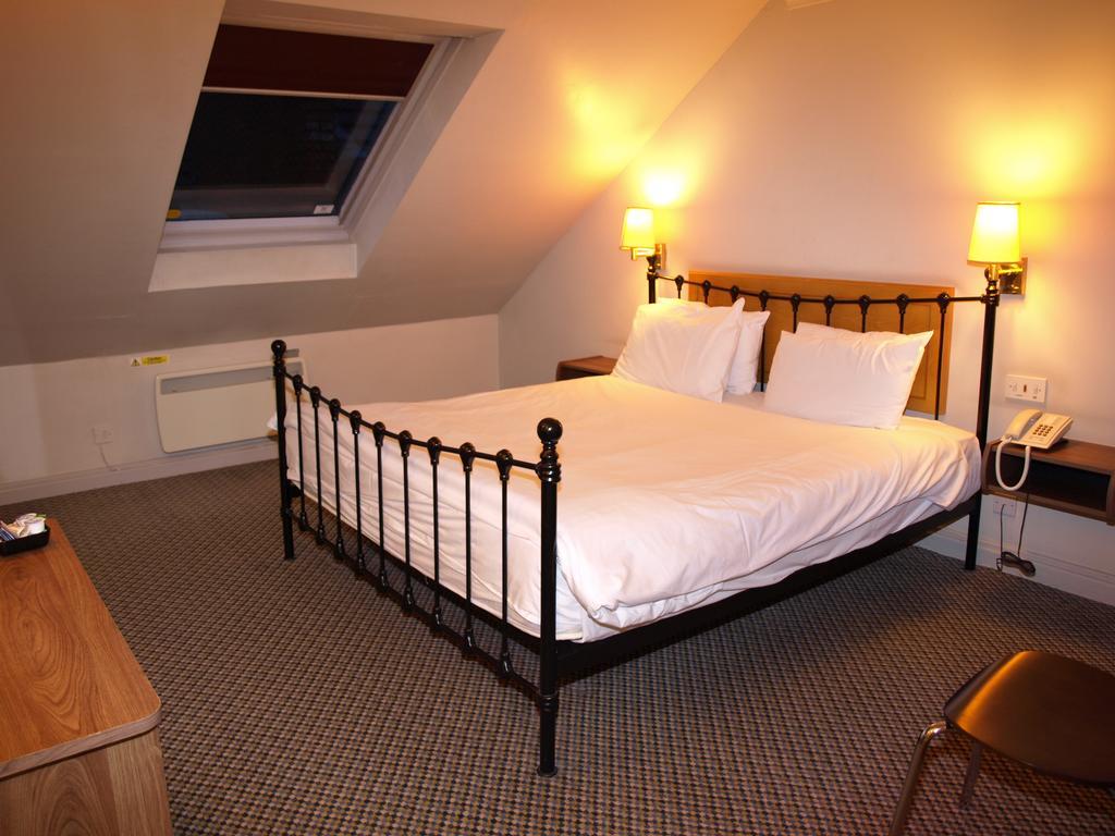 247 โฮเทล Hotel โอลดัม ภายนอก รูปภาพ