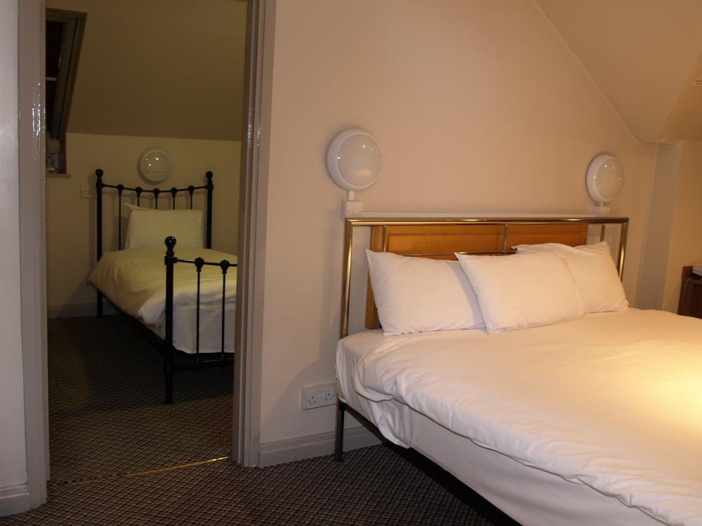 247 โฮเทล Hotel โอลดัม ภายนอก รูปภาพ