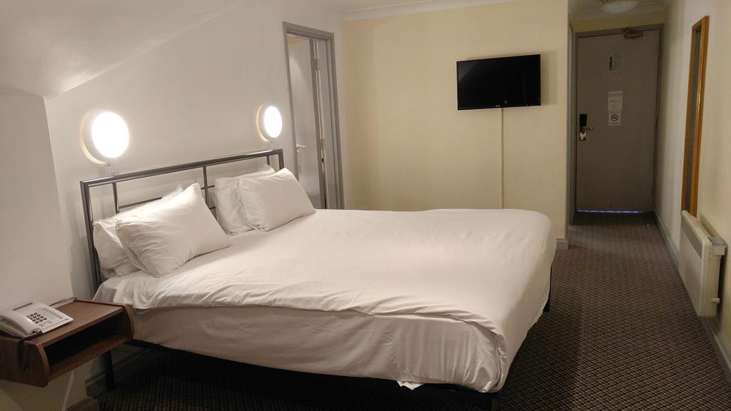 247 โฮเทล Hotel โอลดัม ภายนอก รูปภาพ